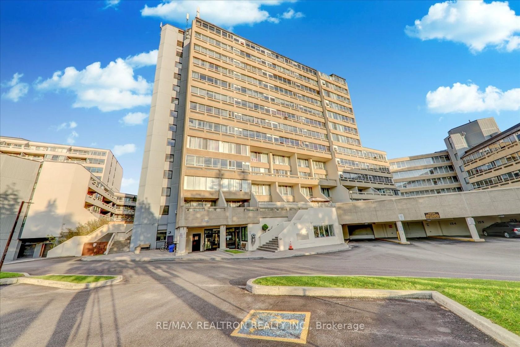 1001 - 5580 Sheppard Avenue E, Malvern, Toronto photo 2