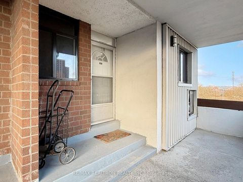 Photo 3 at 312 - 150 Leeward Glenway, Flemingdon Park, Toronto