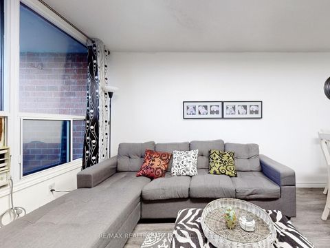 Photo 7 at 312 - 150 Leeward Glenway, Flemingdon Park, Toronto