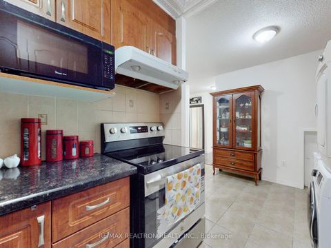 Photo 14 at 312 - 150 Leeward Glenway, Flemingdon Park, Toronto
