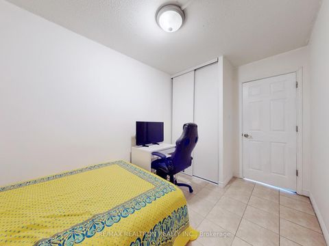 Photo 18 at 312 - 150 Leeward Glenway, Flemingdon Park, Toronto