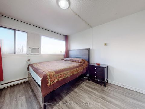 Photo 24 at 312 - 150 Leeward Glenway, Flemingdon Park, Toronto