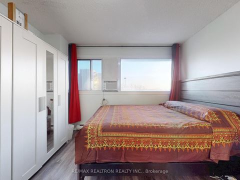 Photo 25 at 312 - 150 Leeward Glenway, Flemingdon Park, Toronto