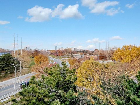 Photo 33 at 312 - 150 Leeward Glenway, Flemingdon Park, Toronto