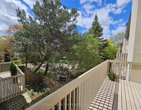 Photo 11 at 90 Maris Shep Way, Don Valley Village, Toronto