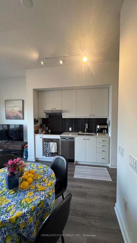 Photo 5 at 610 - 9 Tecumseth Street, Niagara, Toronto