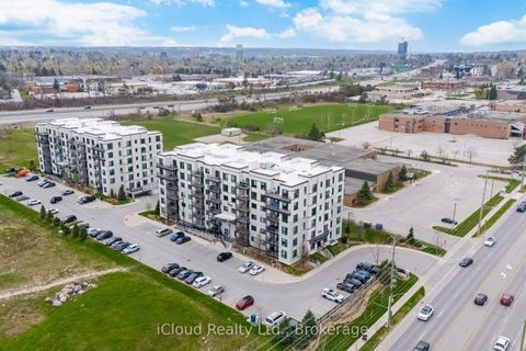 Photo 3 at 208 - 295 Cundles Road E, Alliance, Barrie