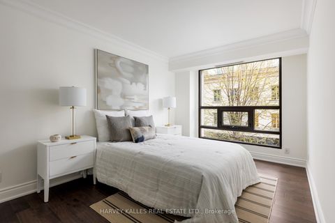 Photo 17 at 307 - 447 Walmer Road, Forest Hill South, Toronto