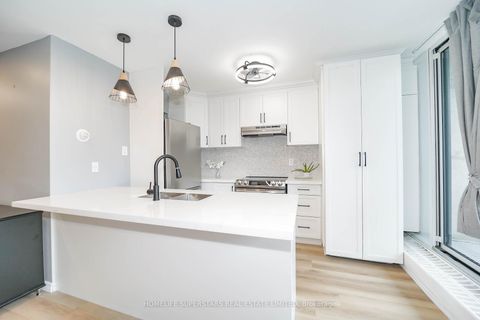 Photo 15 at 110 - 5 San Romano Way, Black Creek, Toronto