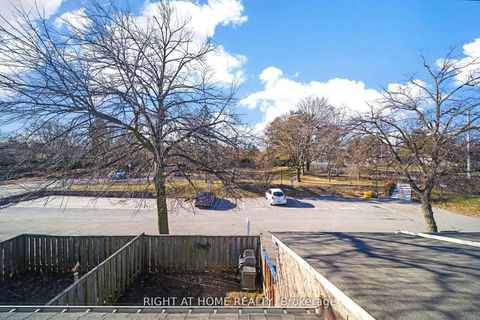 Photo 6 at 12 Lace Fernway Way W, Don Valley Village, Toronto