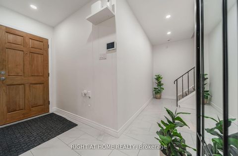 Photo 7 at 12 Lace Fernway Way W, Don Valley Village, Toronto
