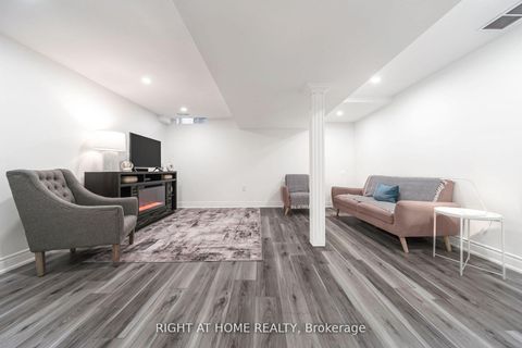 Photo 12 at 12 Lace Fernway Way W, Don Valley Village, Toronto