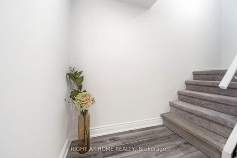 Photo 15 at 12 Lace Fernway Way W, Don Valley Village, Toronto