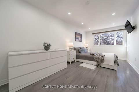 Photo 24 at 12 Lace Fernway Way W, Don Valley Village, Toronto