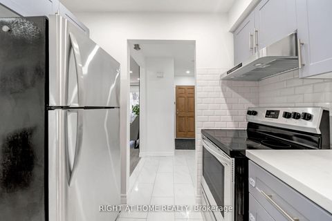 Photo 30 at 12 Lace Fernway Way W, Don Valley Village, Toronto