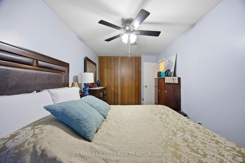 Photo 20 at 12 San Vito Way, Jane Heights, Toronto