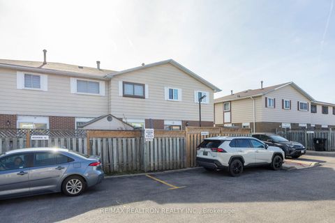 Photo 34 at 12 San Vito Way, Jane Heights, Toronto