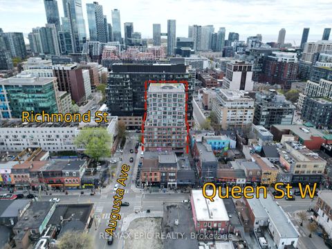 Photo 2 at 302 - 2 Augusta Avenue, Waterfront Communities C1, Toronto