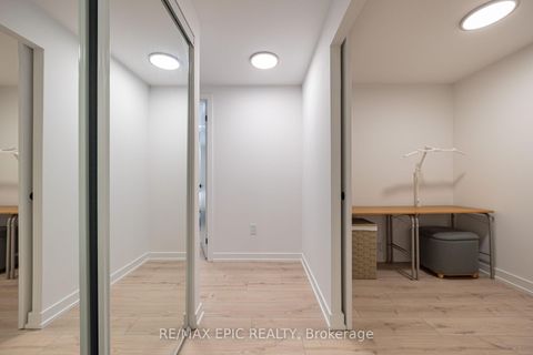 Photo 6 at 302 - 2 Augusta Avenue, Waterfront Communities C1, Toronto