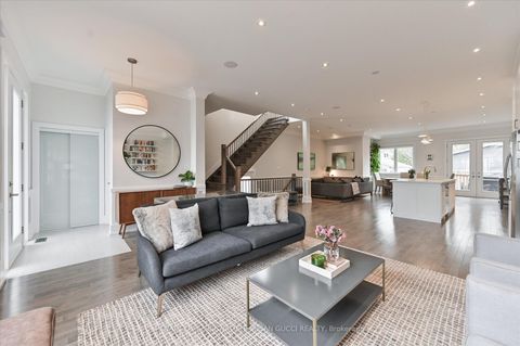 Photo 5 at 20 Warvet Crescent, Parkview, Toronto