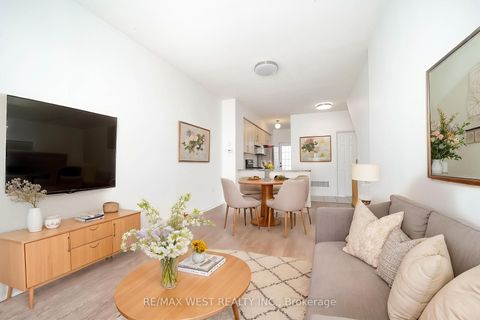 Photo 1 at 49 - 11 Island Road, Rouge E10, Toronto