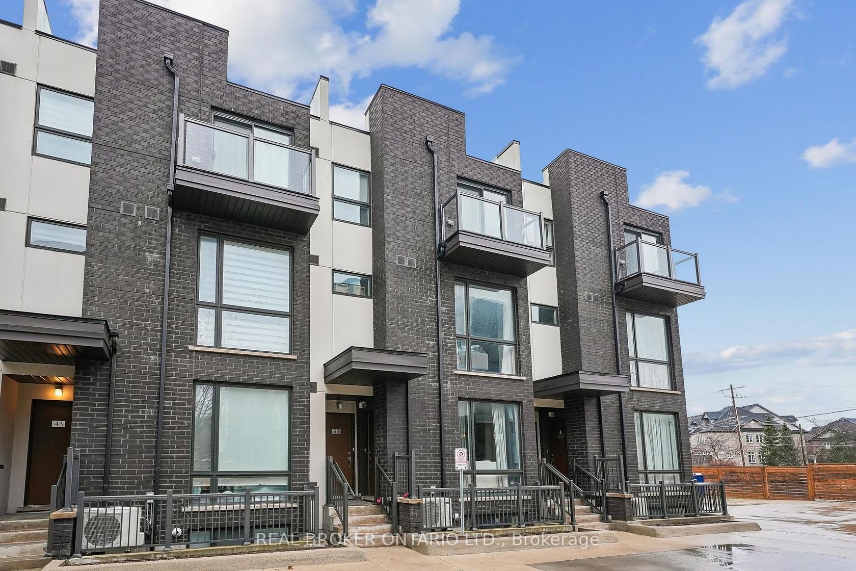 46 - 26 Fieldway Road, City Centre West, Toronto 