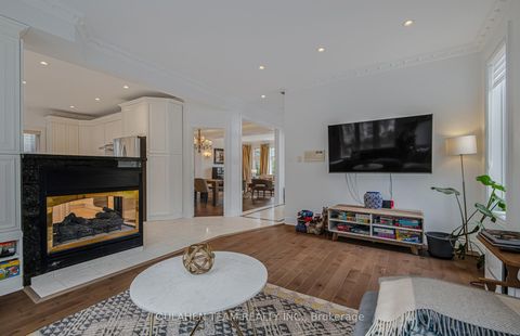 Photo 8 at 133 Spring Garden Avenue, Willowdale East, Toronto