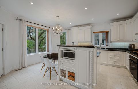 Photo 10 at 133 Spring Garden Avenue, Willowdale East, Toronto