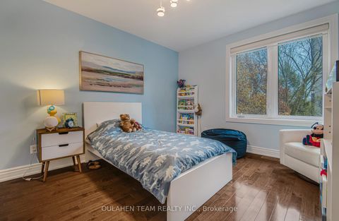 Photo 25 at 133 Spring Garden Avenue, Willowdale East, Toronto