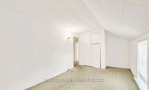 Photo 8 at 16958 Bayview Avenue, Central Newmarket, Newmarket
