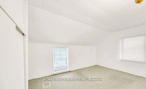 Photo 17 at 16958 Bayview Avenue, Central Newmarket, Newmarket
