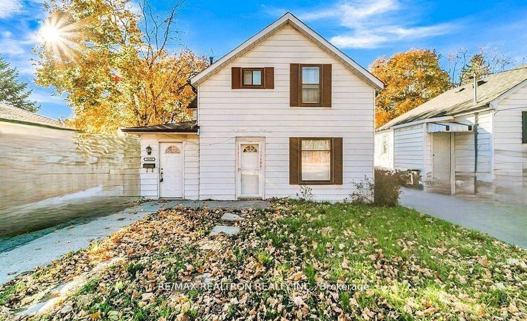 16958 Bayview Avenue, Central Newmarket, Newmarket photo number 2