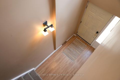 Photo 3 at 72 Parklane Circle, Bowmanville, Clarington