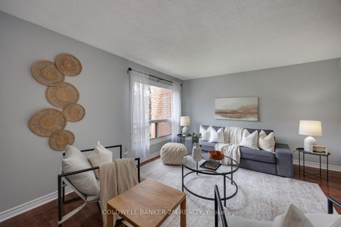 Photo 16 at 72 Parklane Circle, Bowmanville, Clarington