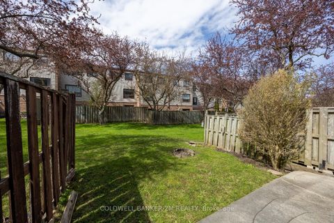 Photo 34 at 72 Parklane Circle, Bowmanville, Clarington