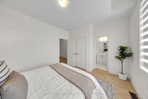 Photo 22 at 2215 Beckman Crescent, Kedron, Oshawa