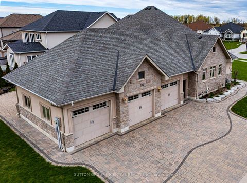 Photo 1 at 260 Sunnybrae Avenue, Stroud, Innisfil