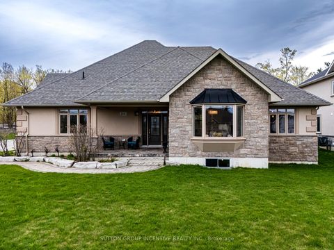 Photo 2 at 260 Sunnybrae Avenue, Stroud, Innisfil