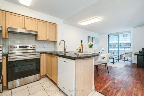 Photo 11 at 311 - 1863 Queen Street E, The Beaches, Toronto