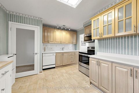 Photo 11 at 51 Greyabbey Trail, Guildwood, Toronto
