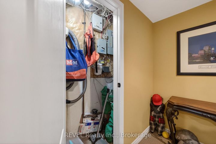 Photo 22 at 80 Dumfries Avenue, Heart Lake West, Brampton