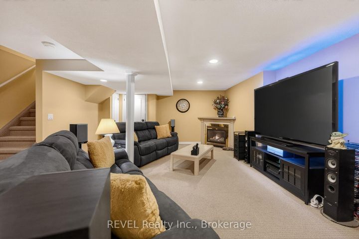 Photo 24 at 80 Dumfries Avenue, Heart Lake West, Brampton