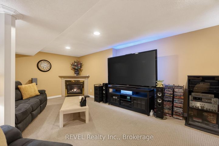 Photo 25 at 80 Dumfries Avenue, Heart Lake West, Brampton