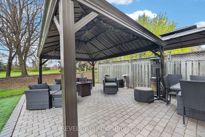 Photo 33 at 80 Dumfries Avenue, Heart Lake West, Brampton