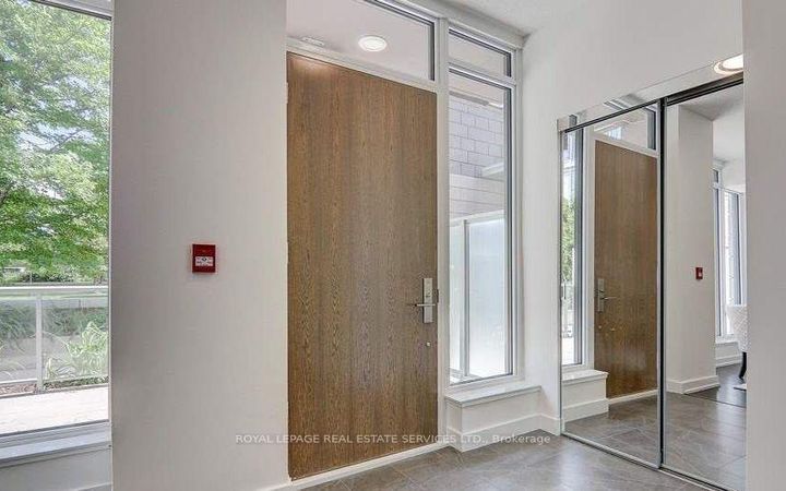 Photo 2 at TH7 - 121 Mcmahon Drive, Bayview Village, Toronto