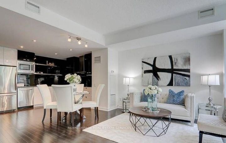 Photo 6 at TH7 - 121 Mcmahon Drive, Bayview Village, Toronto