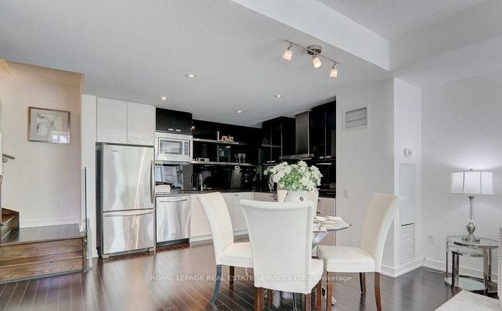 Photo 10 at TH7 - 121 Mcmahon Drive, Bayview Village, Toronto