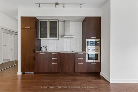 Photo 1 at 307 - 12 York Street, Waterfront Communities C1, Toronto