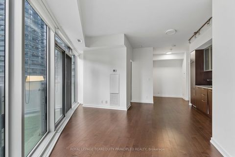 Photo 6 at 307 - 12 York Street, Waterfront Communities C1, Toronto