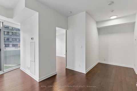 Photo 10 at 307 - 12 York Street, Waterfront Communities C1, Toronto